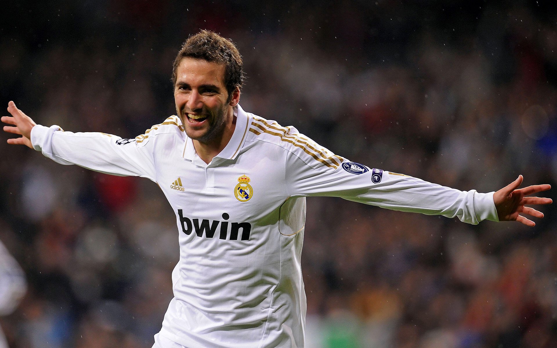 瑞士正面击溃切尔西,李刚仁在欧冠决赛接管比赛,亚洲足球的世纪宣言