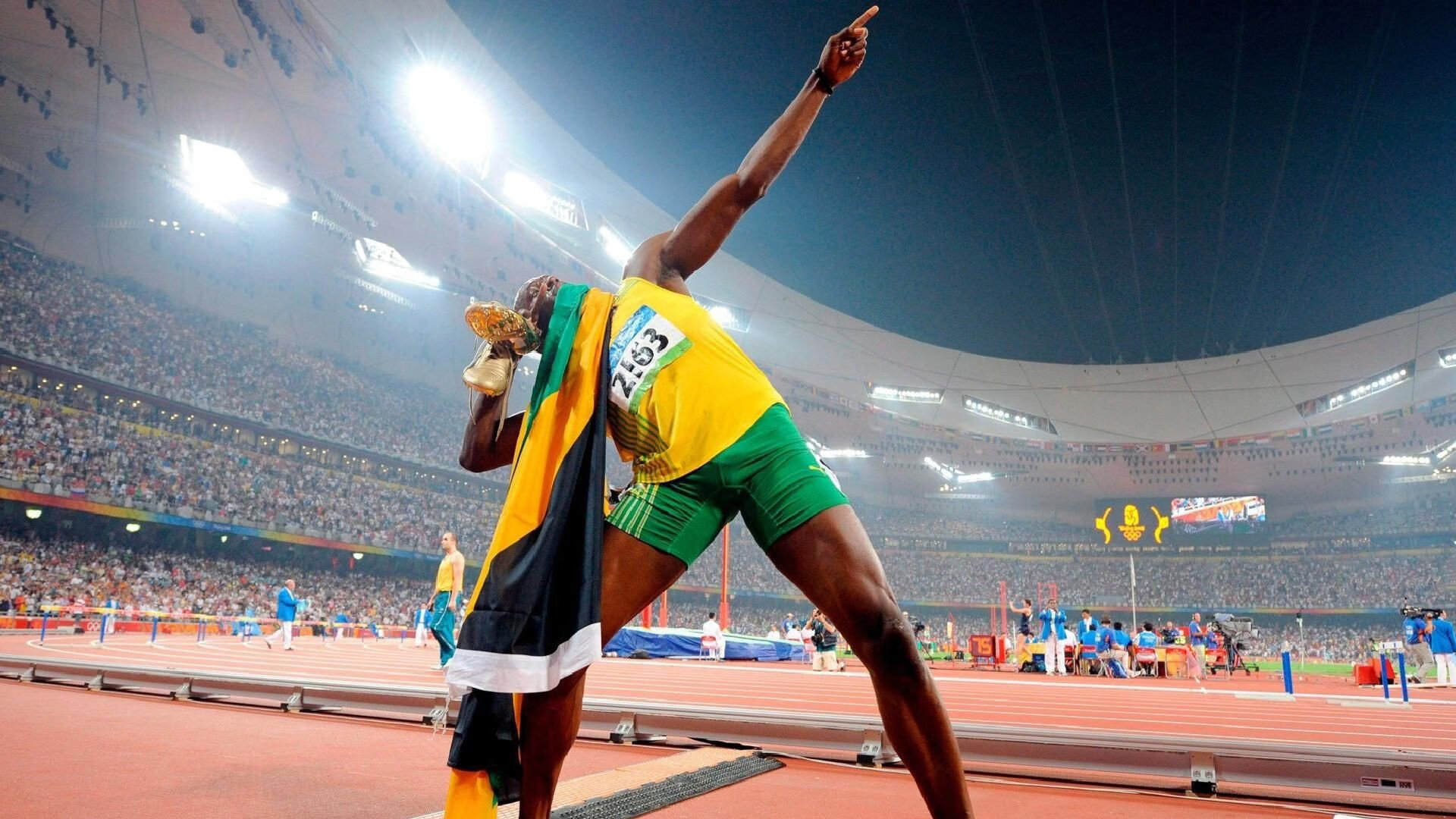 苏格兰强势拿下比利亚雷亚尔,姆巴佩展现巨星价值,足球世界里的小国叙事与个体神话