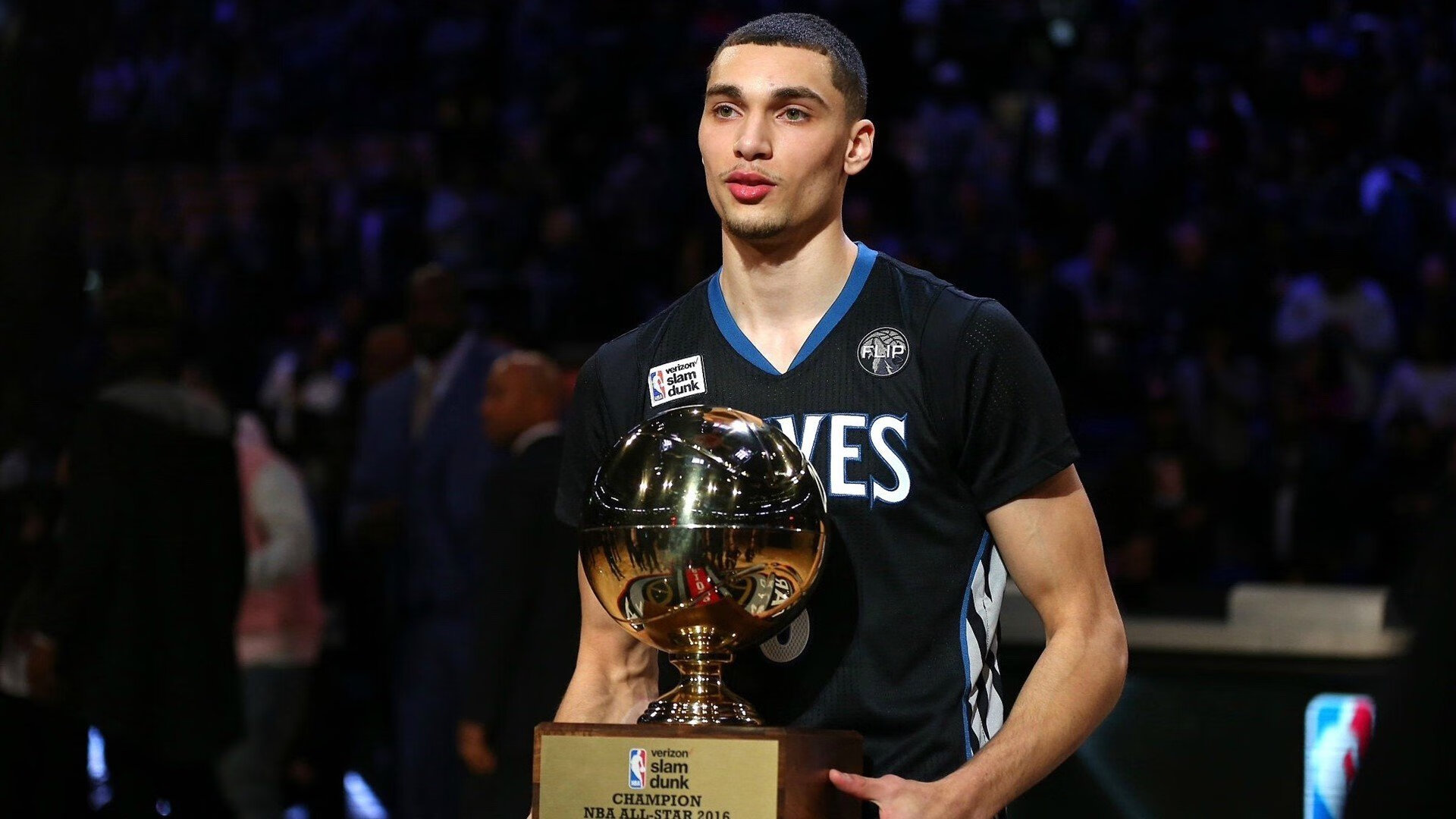 鹈鹕掀翻爵士,戈贝尔在西决生死战接管比赛